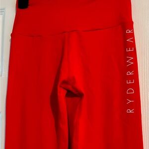 Brand new, never worn, scrunch butt leggings